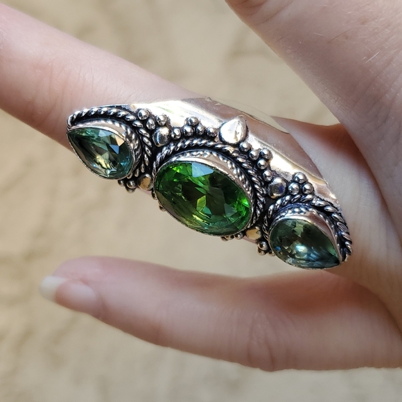 New Tsavorite 925 Silver Statement Ring. - Picture 6 of 16